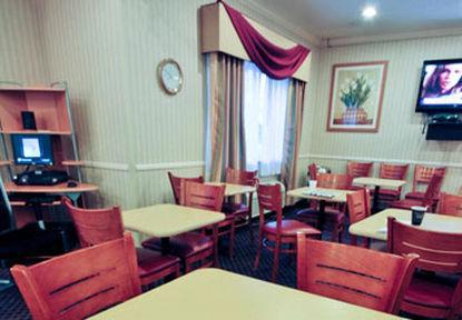 Fairfield Inn & Suites Oshkosh Restaurant photo